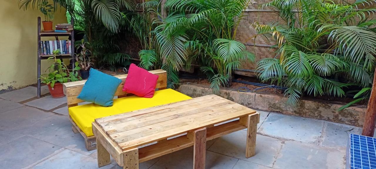 Red Monkeys Hostel Арамболь Экстерьер фото