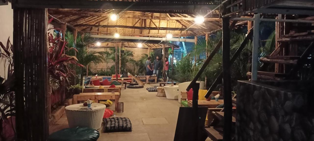 Red Monkeys Hostel Арамболь Экстерьер фото